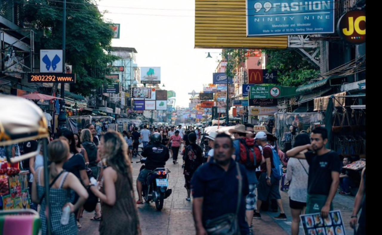 Отель Baanbangkok Chinatown Экстерьер фото